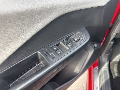 Used 2022 Volkswagen Taos SE image 8