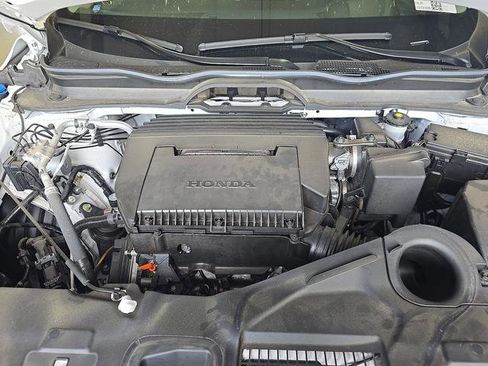 Used 2025 Honda Pilot Elite image 9