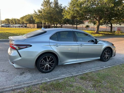 Used 2024 Toyota Camry SE FWD image 5