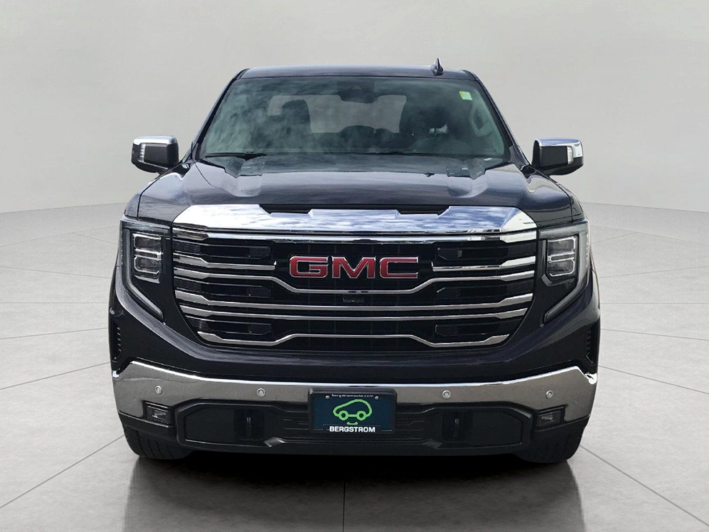 Certified 2023 GMC Sierra 1500 SLT w/ SLT Premium Package AWD/4WD image 2