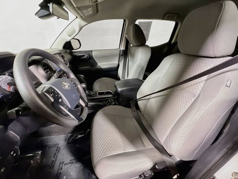Used 2020 Toyota Tacoma SR AWD/4WD image 18