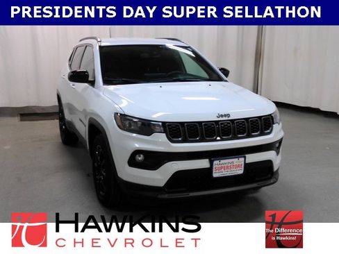 Used 2025 Jeep Compass Latitude w/ Altitude Special Edition image 1