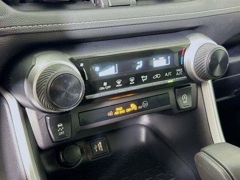 Certified 2025 Toyota RAV4 LE AWD/4WD image 8