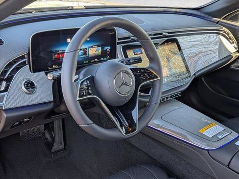 New 2026 Mercedes-Benz E 350 4MATIC Sedan image 3