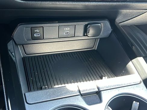 Used 2023 Toyota Prius Prime FWD image 18