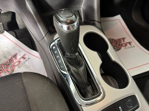 Used 2018 Chevrolet Cruze LS image 18