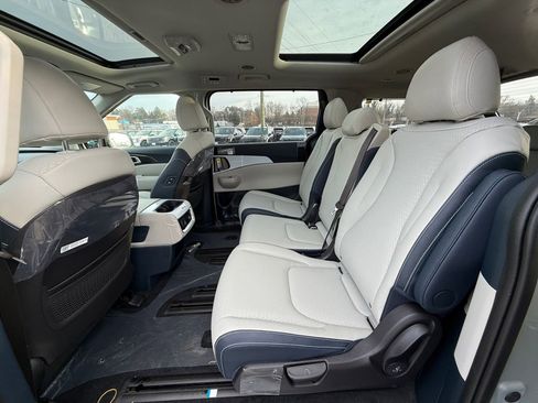 New 2026 Kia Carnival SX Prestige image 28