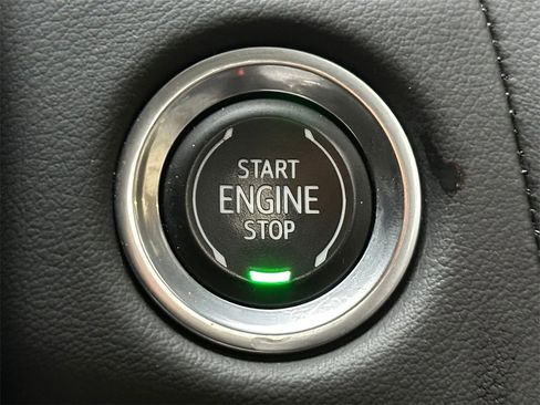 Used 2021 Chevrolet Suburban RST w/ Luxury Package image 69