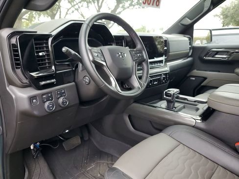 Used 2025 Chevrolet Silverado 1500 ZR2 w/ Technology Package image 20