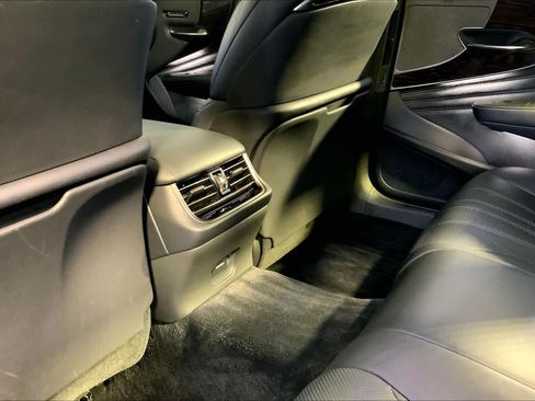 Used 2023 Lexus LS 500 AWD w/ Interior Upgrade Package image 36