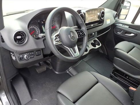 New 2024 Mercedes-Benz Sprinter 2500 image 17