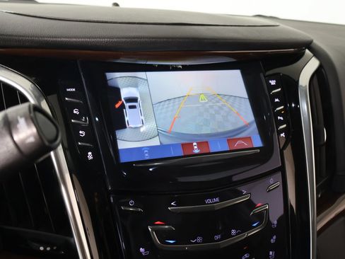 Used 2020 Cadillac Escalade Premium Luxury w/ LPO, Radiant Package AWD/4WD image 6