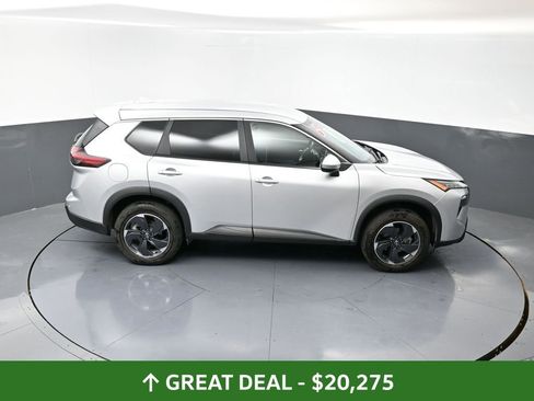 Used 2024 Nissan Rogue SV image 43