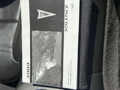 Used 2009 Pontiac Solstice Convertible w/ Premium Package image 31