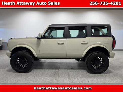 Used 2025 Ford Bronco 4-Door image 1