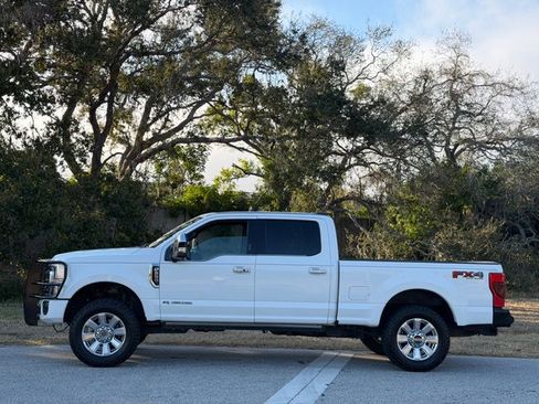Used 2021 Ford F250 Platinum image 3