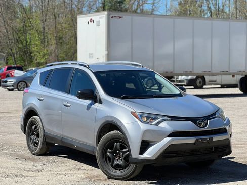 Used 2018 Toyota RAV4 LE w/ All Weather Liner Package AWD/4WD image 8