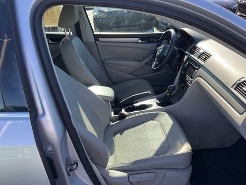 Used 2014 Volkswagen Passat 2.5 SE image 19