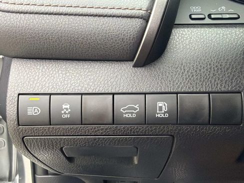 Used 2020 Toyota Camry LE w/ Carpet Mat Package FWD image 29
