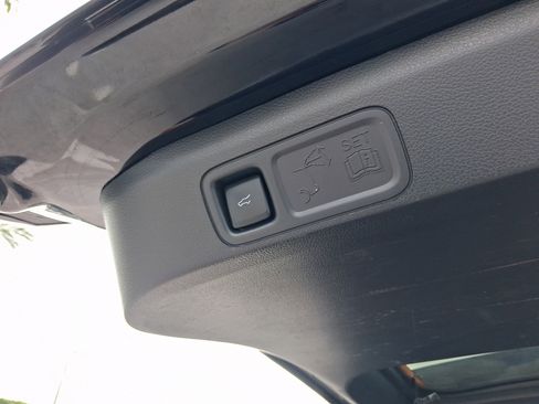 Used 2024 Ford Expedition Max XLT RWD image 6