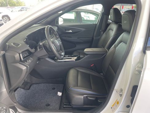 Used 2025 Buick Envista Sport Touring image 24