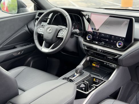 Used 2025 Lexus TX 350 FWD image 15