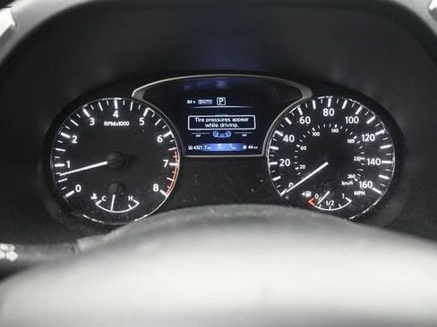 Used 2020 Nissan Pathfinder SL AWD/4WD image 13