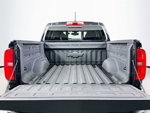 Used 2022 Chevrolet Colorado LT w/ Luxury Package image 16