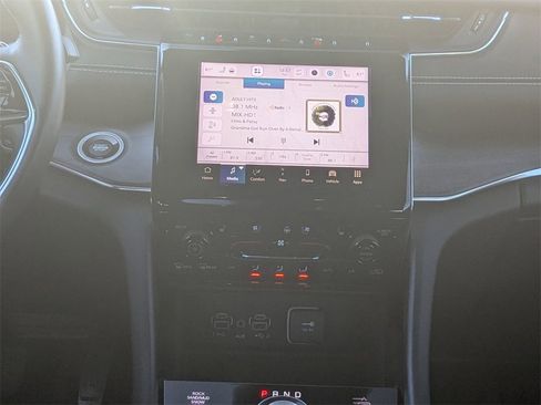 Used 2022 Jeep Grand Cherokee Overland w/ Luxury Tech Group IV image 32