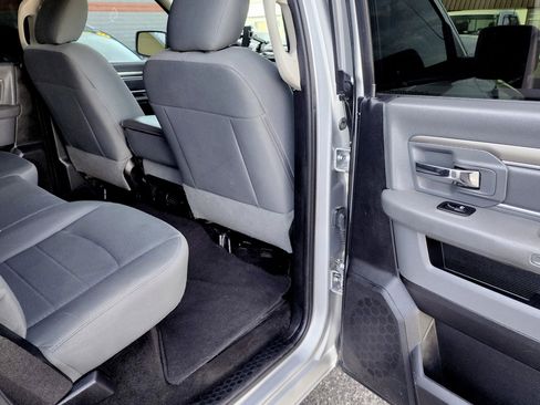 Used 2016 RAM 2500 SLT image 34