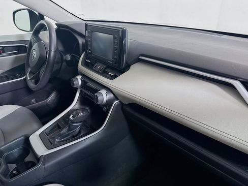 Certified 2020 Toyota RAV4 XLE Premium FWD image 28