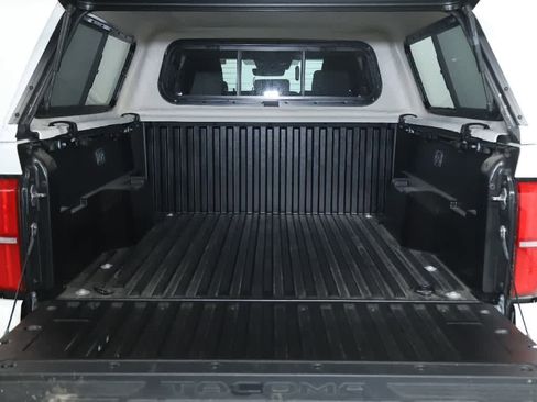 Used 2024 Toyota Tacoma TRD Off-Road image 30