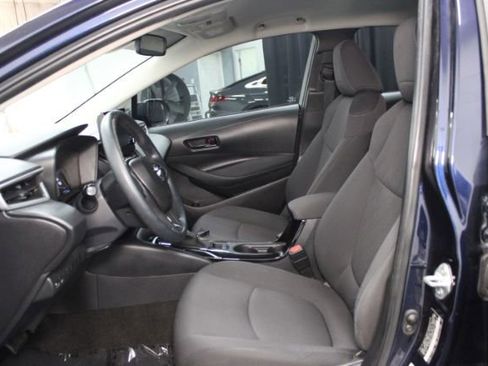 Used 2022 Toyota Corolla LE image 12