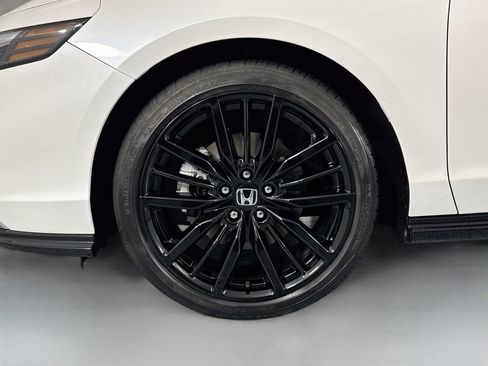 Certified 2024 Honda Accord Touring image 33