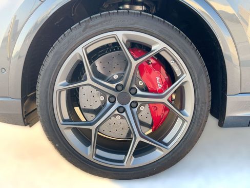 New 2026 Audi RS Q8 performance image 12