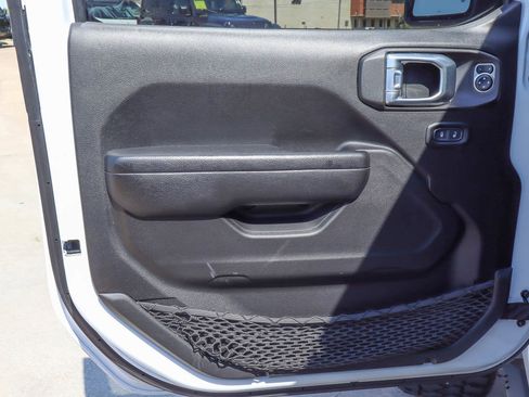 Used 2023 Jeep Gladiator Sport AWD/4WD image 19