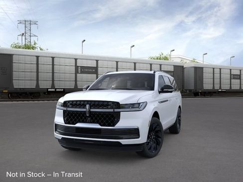 New 2026 Lincoln Navigator Reserve w/ Jet Appearance Package AWD/4WD image 2
