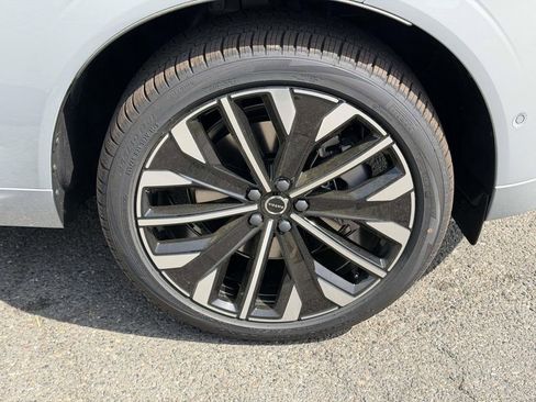 New 2026 Volvo XC60 T8 Ultra w/ Protection Package Premier AWD/4WD image 24