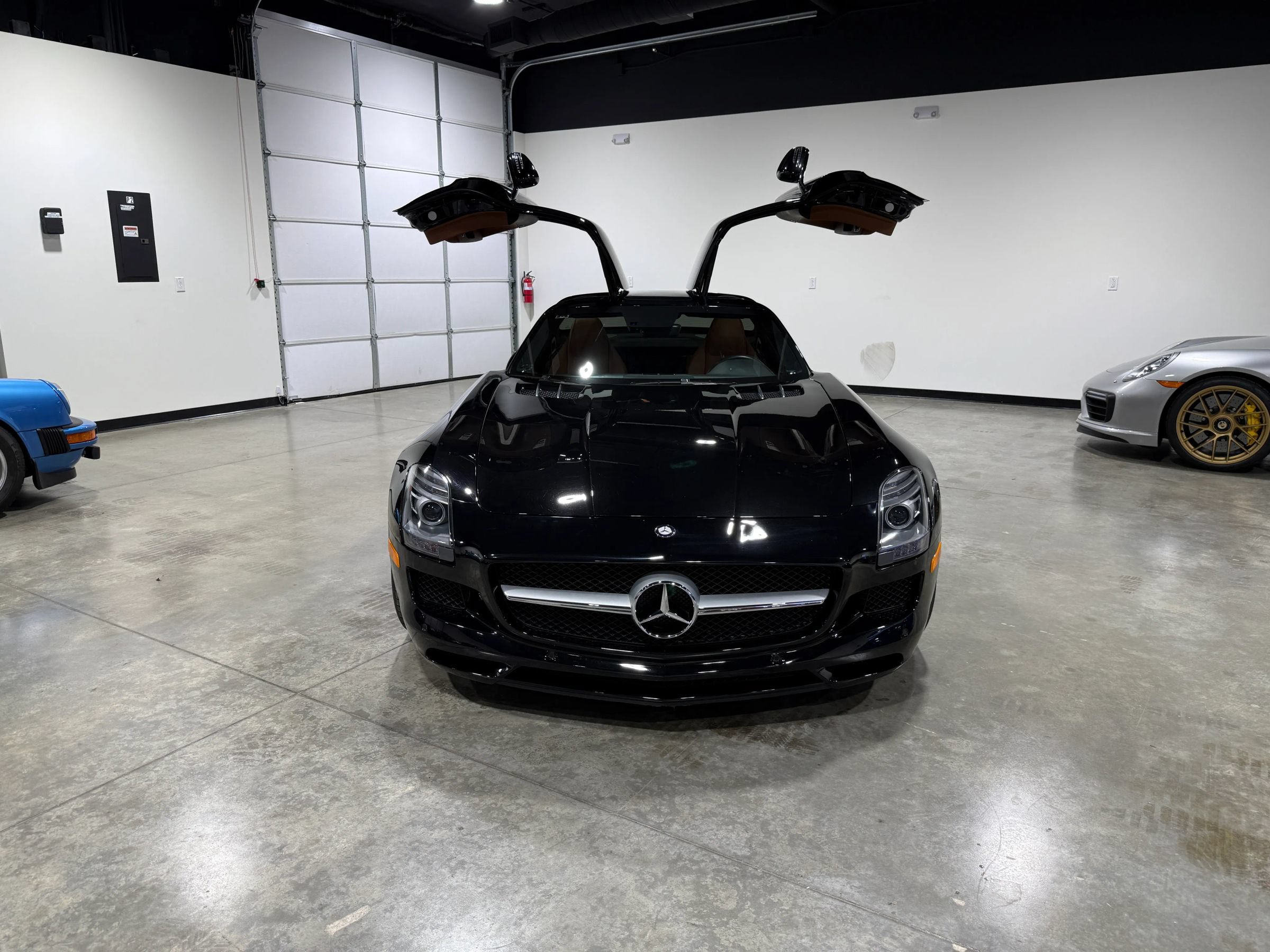 Used 2011 Mercedes-Benz SLS AMG Coupe image 16
