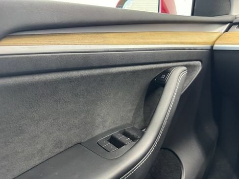 Used 2023 Tesla Model Y Long Range AWD/4WD image 35