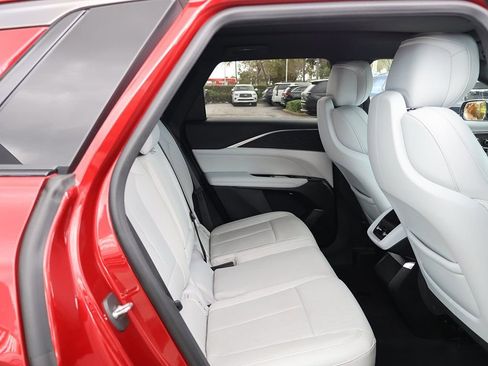 Used 2024 Cadillac Lyriq Sport RWD image 38