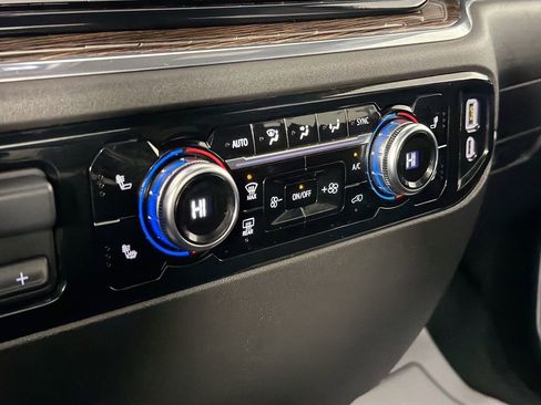 Used 2024 GMC Sierra 2500 SLE w/ SLE Value Package; image 16