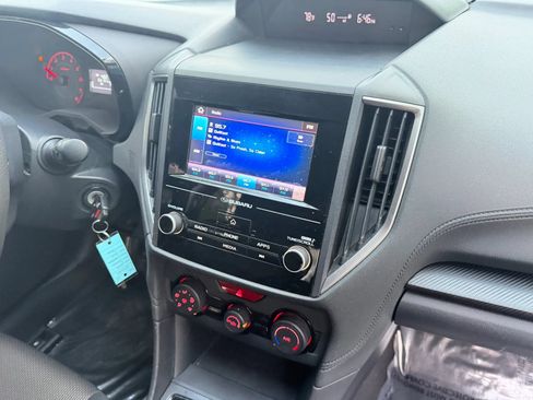 Used 2019 Subaru Crosstrek 2.0i AWD/4WD image 9