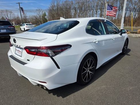 Used 2024 Toyota Camry SE w/ Cold Weather Package image 7