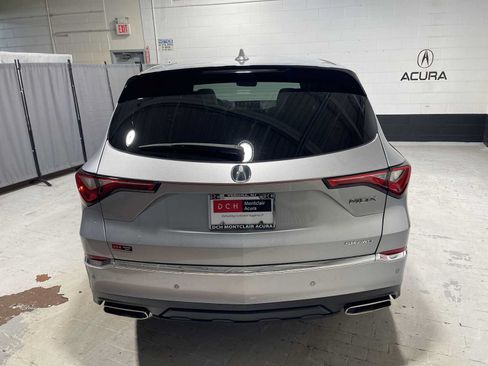 Used 2024 Acura MDX SH-AWD w/ Technology Package image 5