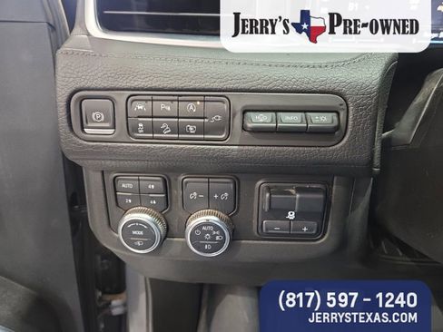 Used 2022 GMC Yukon Denali w/ Advanced Technology Package image 13