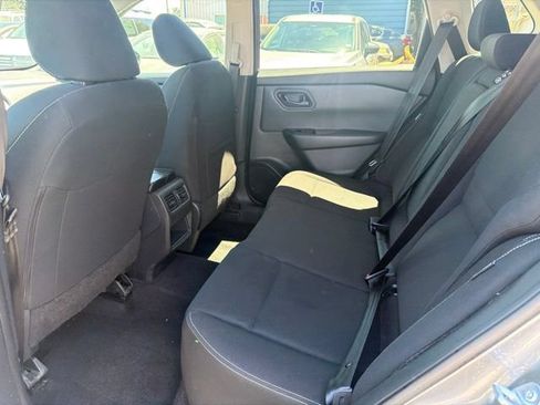 Used 2024 Nissan Rogue S FWD image 9