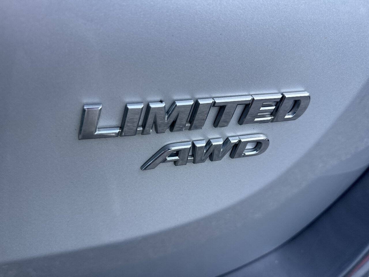 Used 2015 Toyota RAV4 Limited AWD/4WD image 10