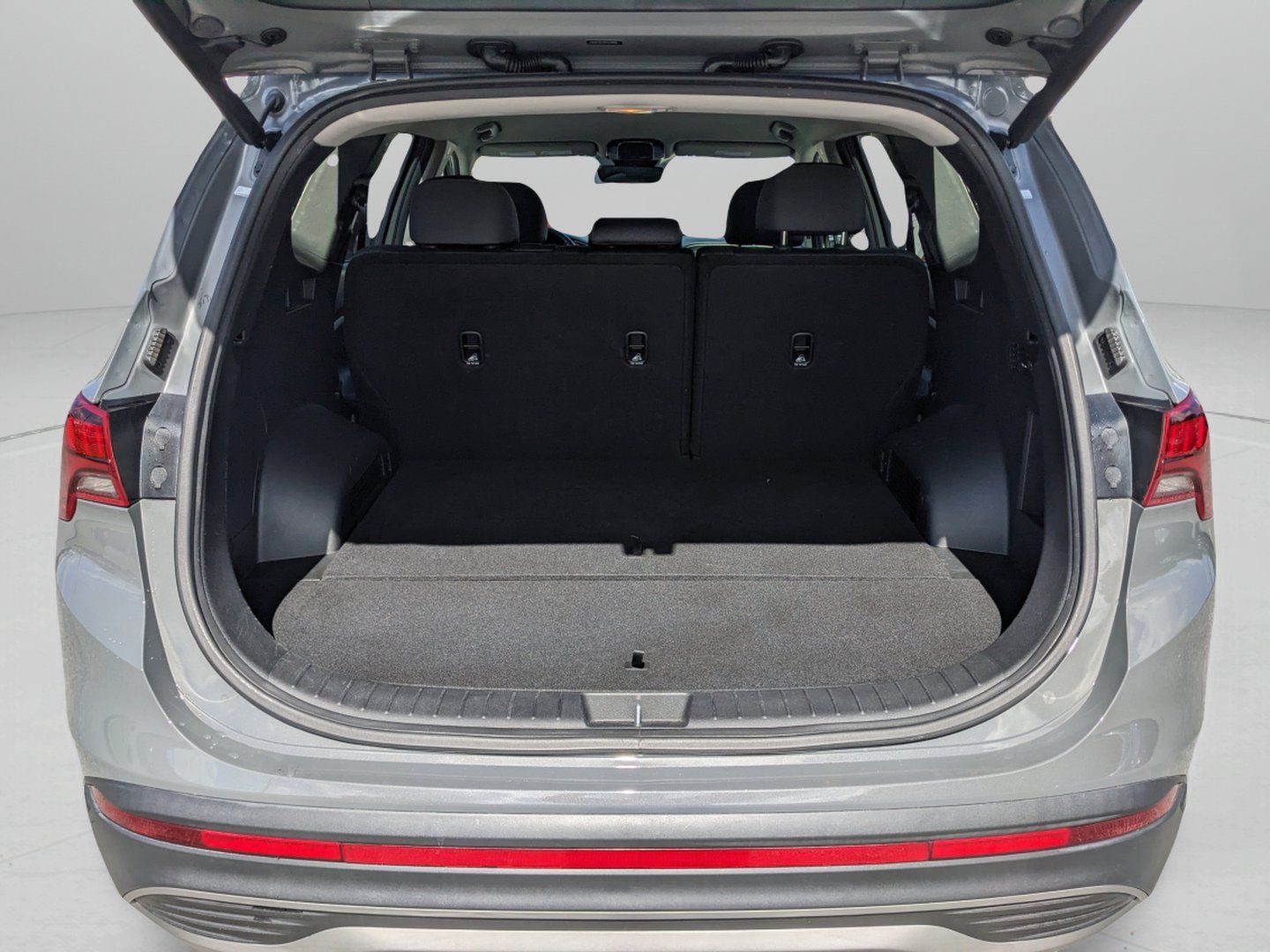 Used 2023 Hyundai Santa Fe SEL FWD image 11