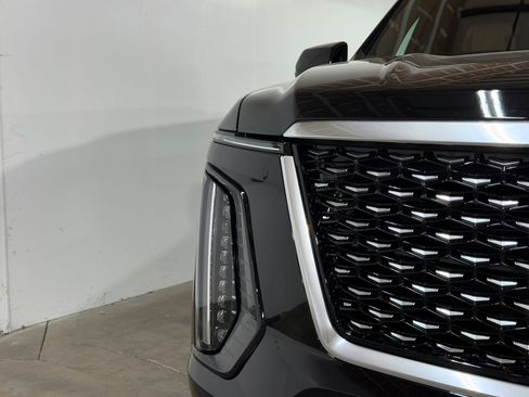 New 2026 Cadillac Escalade Luxury w/ Touring Package AWD/4WD image 9